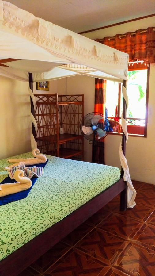 Hotel Panorama Backpackers Bunaken Exteriér fotografie